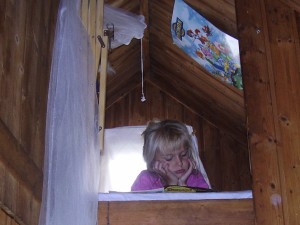 Willemijn op haar slaapzoldertje